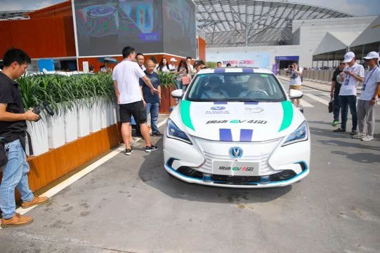 智博会的“人气王”逸动EV460：开车通勤比挤地铁更划算！